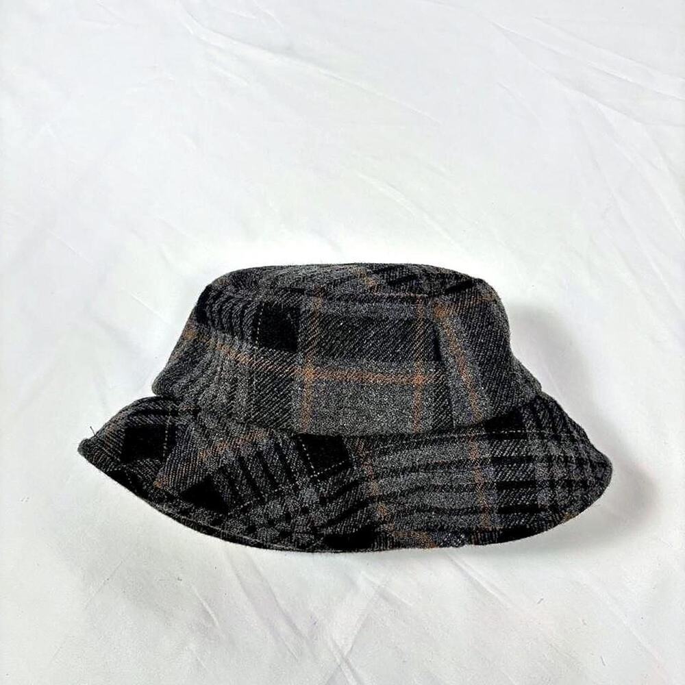 Eddie Bauer grey plaid bucket hat